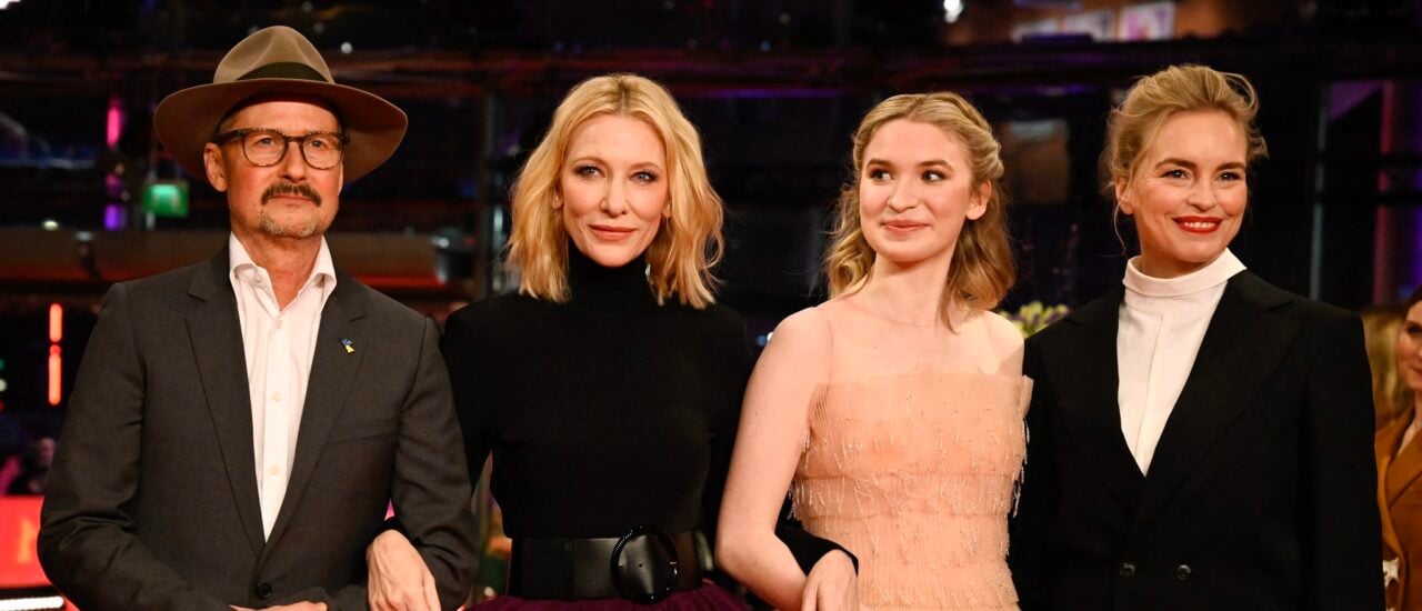 (L to R) US director Todd Field, Australian actress Cate Blanchett, British-German cellist Sophie Kauer and German actress Nina Hoss pose on the red carpet for German premiere of the film „Tár“ at the Berlinale film festival, in Berlin on February 23, 2023. (Photo by Tobias SCHWARZ / AFP)