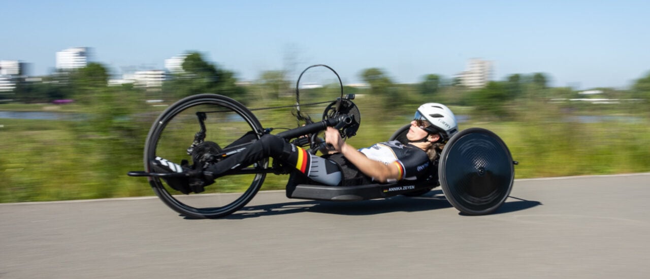 Annika Zeyen-Giles auf dem Handbike