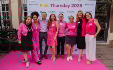 Prof. Dr. Angela Francke (1. v.l.) und Isabell Eberlein (2. v.r.) beim Pink Thursday auf der Eurobike 2025. Foto: Eurobike Frankfurt