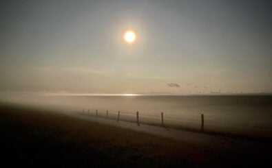 So sieht man die Küste nur auf Nachtfahrt. Foto: Daniel Rasch