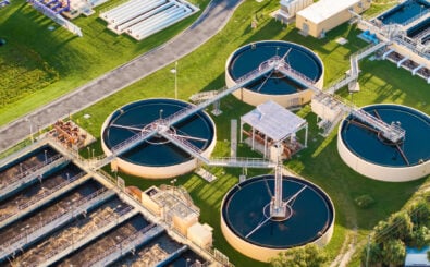 Große Wasseraufbereitungsanlage in Florida, USA. Shutterstock/Bilanol