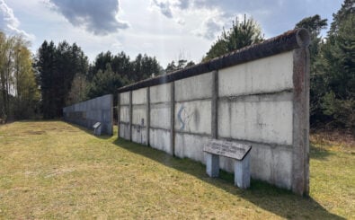 Mauerreste am Grenzlehrpfad Böckwitz und Zicherie. Foto: Marie Landes
