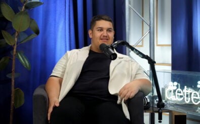 Max Schneller, im Internet bekannt als „maximal.demokratisch“, im Interview mit DAZWISCHEN. | Foto: Screenshot Tim Schmutzler