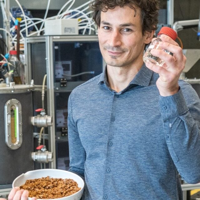 Dr. Flávio Baleeiro, Wissenschaftler im Department Mikrobielle Biotechnologie im Helmholtz-Zentrum für Umweltforschung (UFZ)
