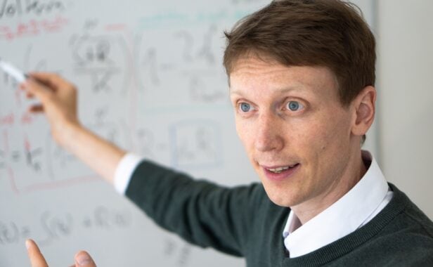 Jona Kayser am Max-Planck-Zentrum für Physik und Medizin. Foto: MPI für die Physik des Lichts