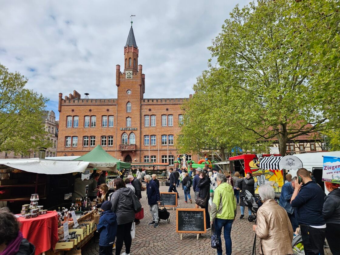 In Bitterfeld-Wolfen findet am 25.4. ein Bauernmarkt statt. Foto: Silke Ungefroren